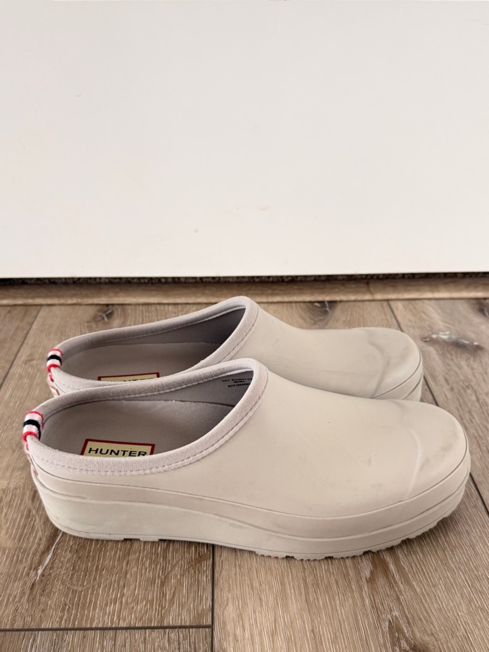 Hunter Taupe Platform Clogs with Red Heel Tab - Picture 4 of 5